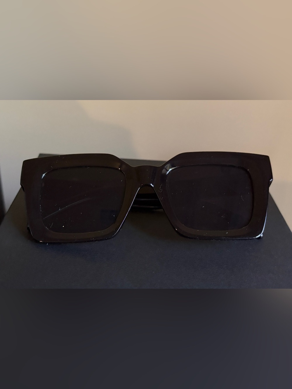 Classic Black Square Women's Sunglasses - Timeless UV Shield - Picture 3 of 3